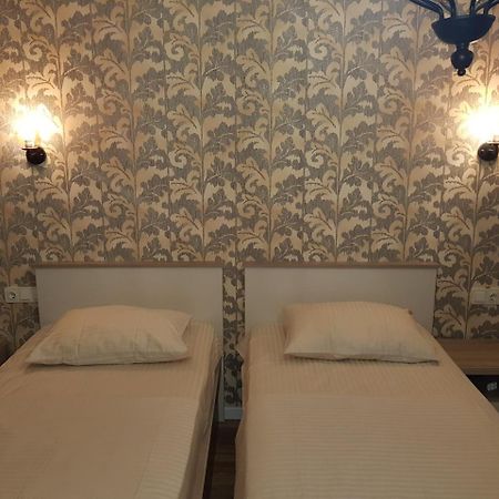 Piazza Batumi Guesthouse Extérieur photo