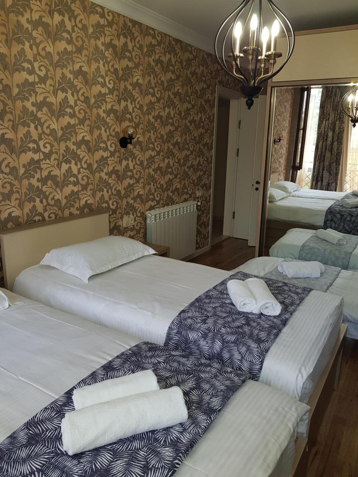 Piazza Batumi Guesthouse Extérieur photo