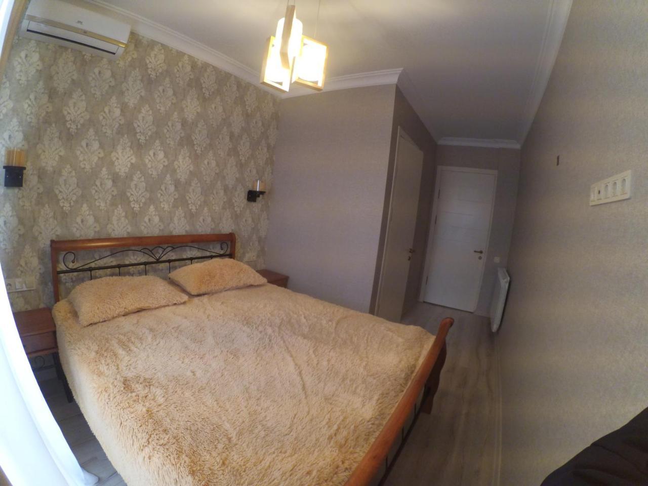 Piazza Batumi Guesthouse Extérieur photo