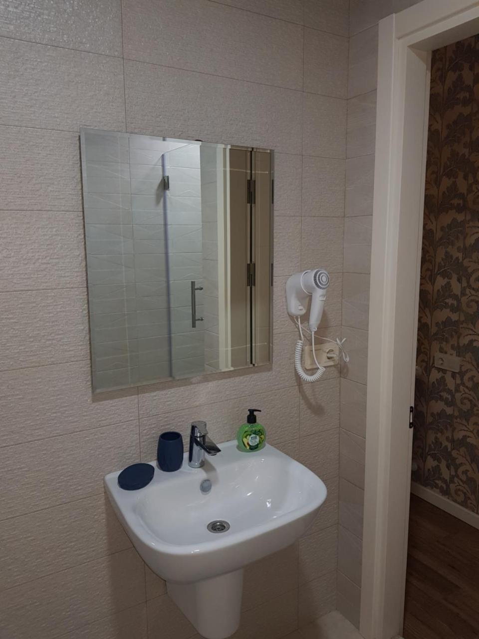 Piazza Batumi Guesthouse Extérieur photo