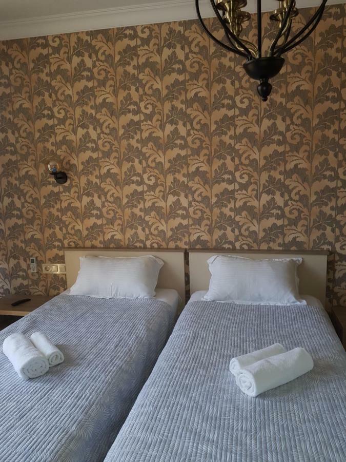 Piazza Batumi Guesthouse Extérieur photo