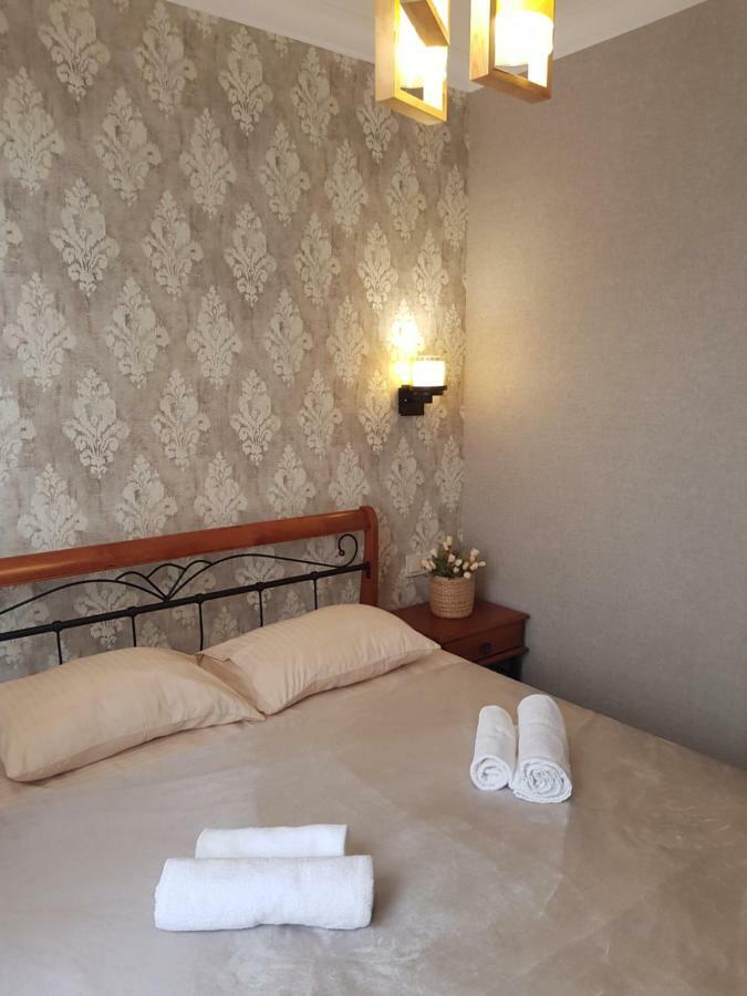 Piazza Batumi Guesthouse Extérieur photo