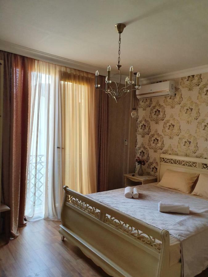 Piazza Batumi Guesthouse Extérieur photo